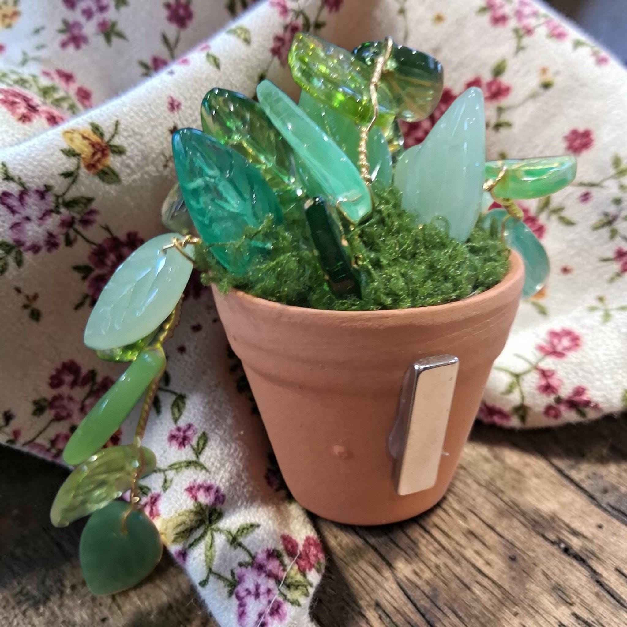 Mini Beaded Plant Fridge Magnet, Faux Plant Kitchen Decor, Handmade Magnet, Cute leaf Plant Gift, No Maintenance Plant